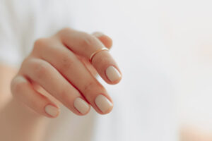 Descubre los tipos de uñas que puedes hacerte